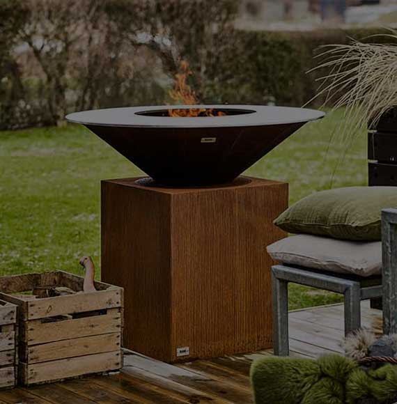 Photo d'un foyer d'extérieur en jardin